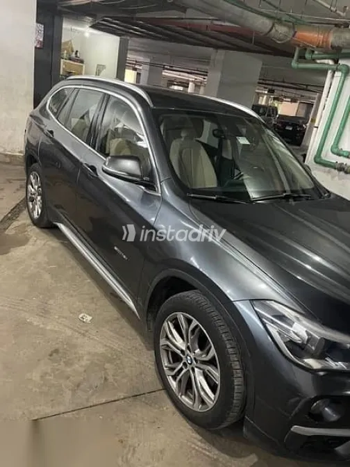 بي ام دبليو X1 2017 رمادي مستعملة للبيع - 3