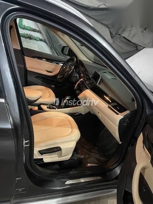 بي ام دبليو X1 2017 رمادي مستعملة للبيع - 4