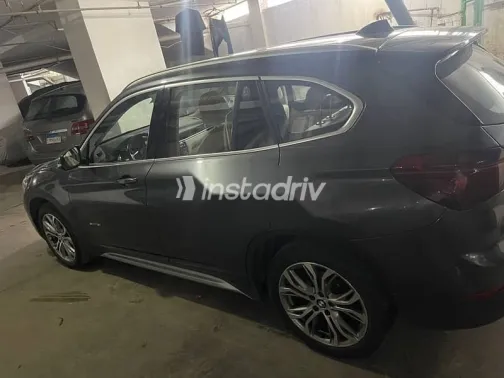 بي ام دبليو X1 2017 رمادي مستعملة للبيع - 6