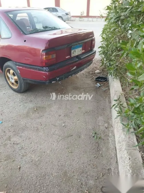 اوبل فيكترا 1994 أحمر مستعملة للبيع - 4