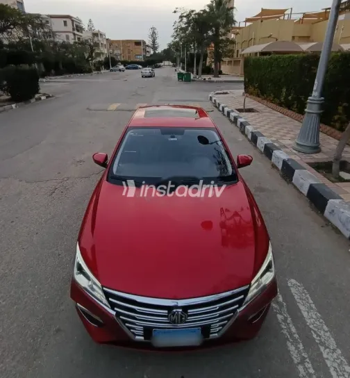 ام جى 5 2022 أبيض مستعملة للبيع - 1