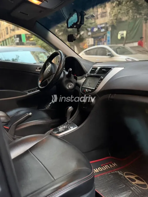 هيونداي اكسنت 2021 أبيض مستعملة للبيع - 4