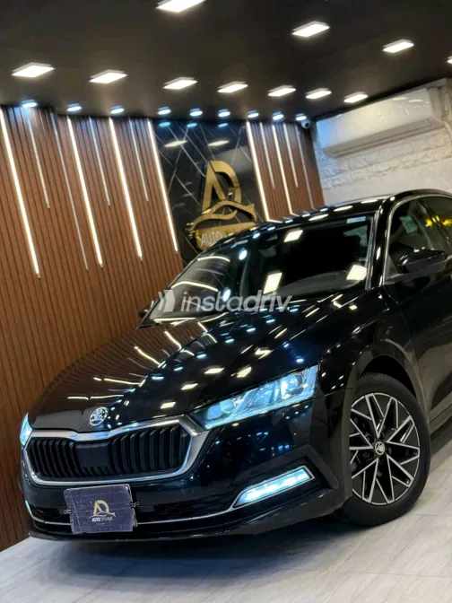 سكودا اوكتافيا 2022 أبيض مستعملة للبيع - 1