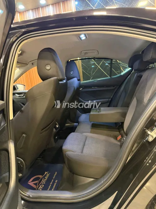 سكودا اوكتافيا 2022 أبيض مستعملة للبيع - 2