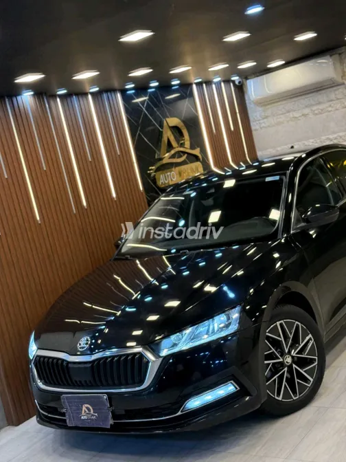 سكودا اوكتافيا 2022 أبيض مستعملة للبيع - 3