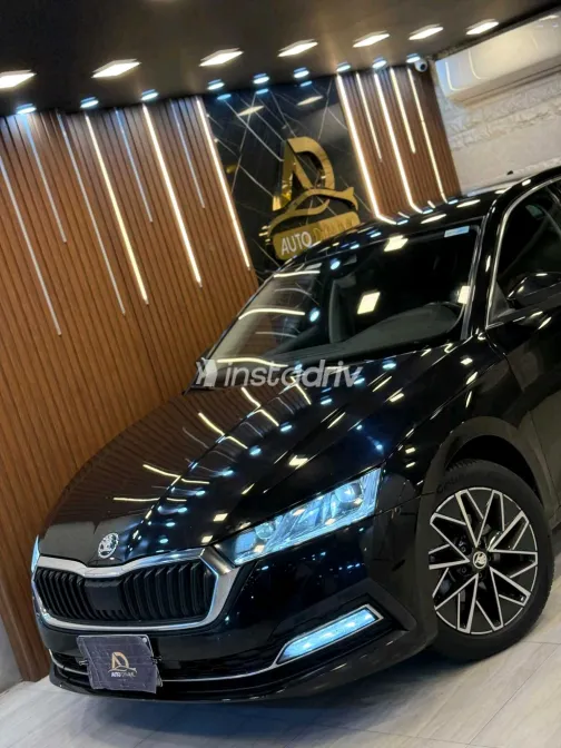 سكودا اوكتافيا 2022 أبيض مستعملة للبيع - 4