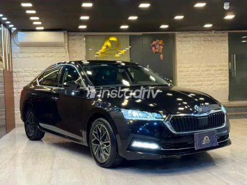 سكودا اوكتافيا 2022 أبيض مستعملة للبيع - 6