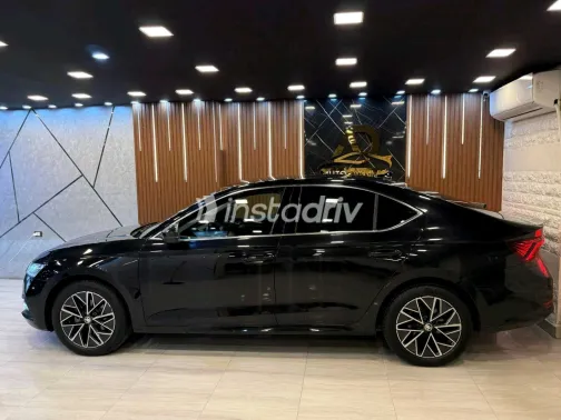 سكودا اوكتافيا 2022 أبيض مستعملة للبيع - 7