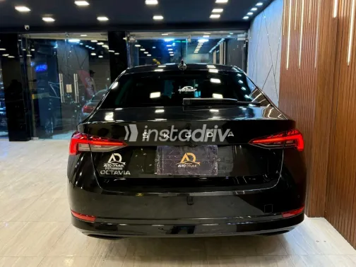 سكودا اوكتافيا 2022 أبيض مستعملة للبيع - 9