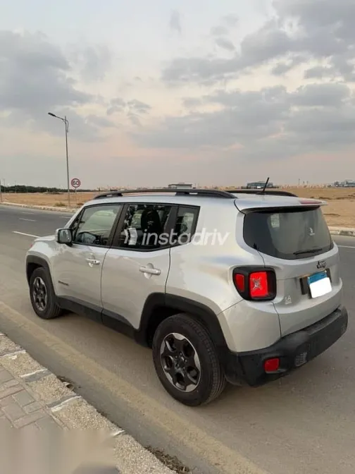 Jeep Renegade 2017 Silver Used for Sale - 5