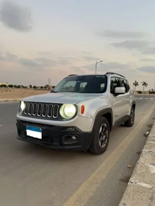 Jeep Renegade 2017 Silver Used for Sale