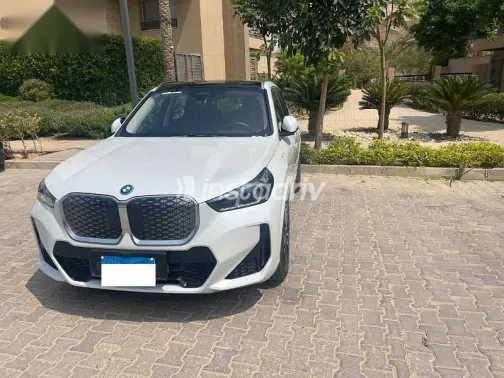 بي ام دبليو اى اكس 1 2024 أبيض مستعملة للبيع - 6