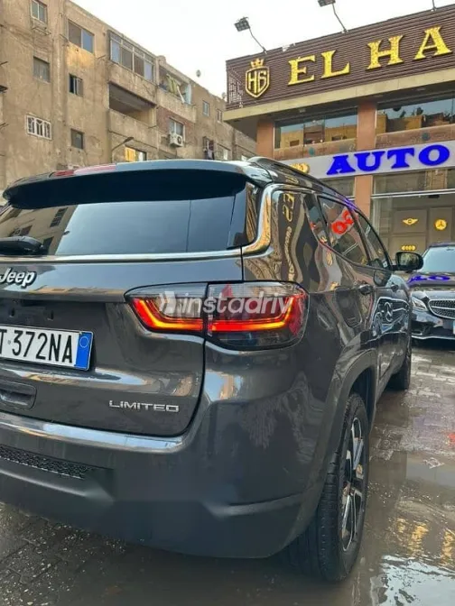 جيب كومباس 2025 رمادي جديدة للبيع - 9