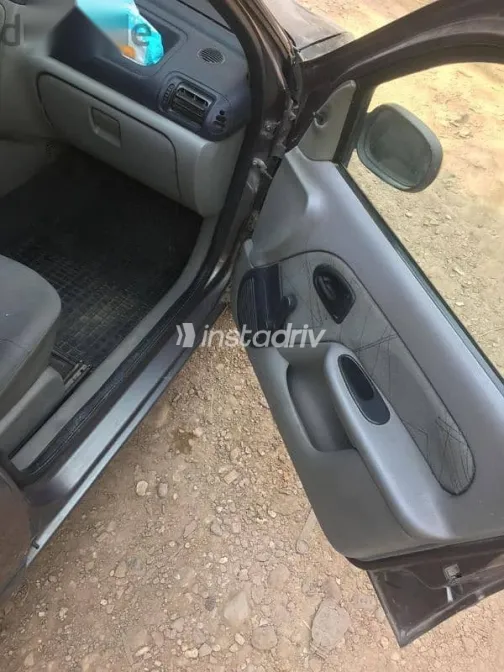 رينو كليو 2003 فضي مستعملة للبيع - 2