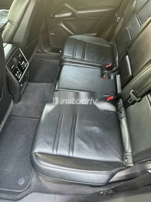 Porsche Cayenne 2020 Silver Used for Sale - 8