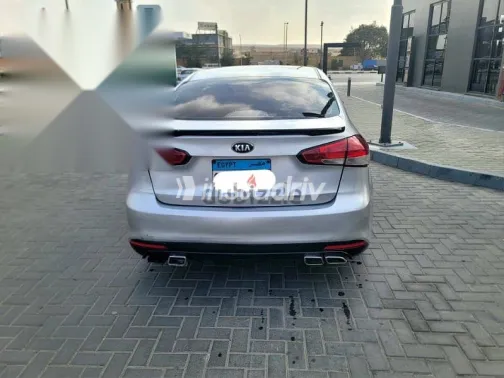 Kia Cerato 2018 Silver Used for Sale - 9