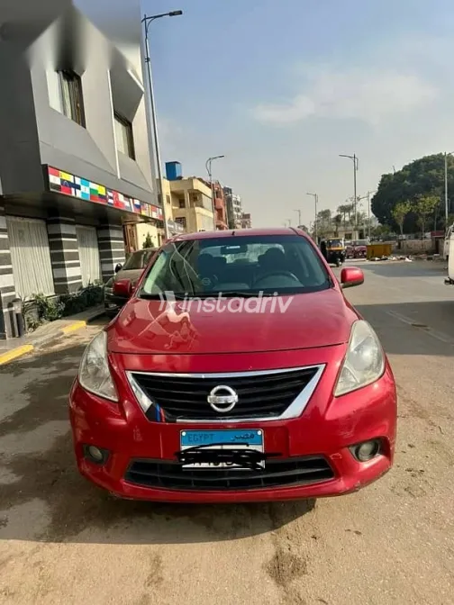 نيسان صنى 2014 أحمر مستعملة للبيع - 3