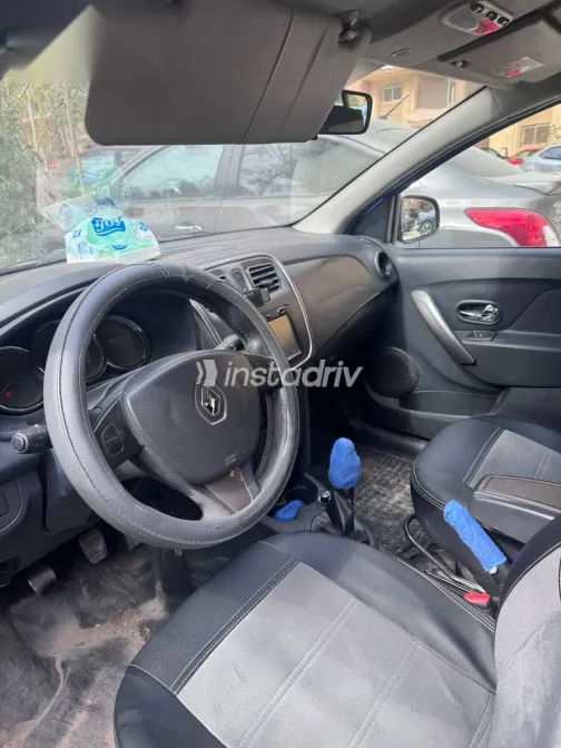 رينو سانديرو 2015 أزرق غامق مستعملة للبيع - 3