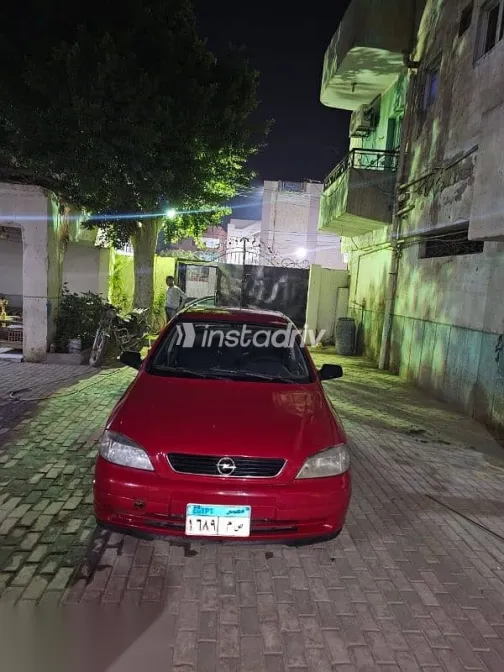 اوبل أسترا 2000 أحمر مستعملة للبيع - 2