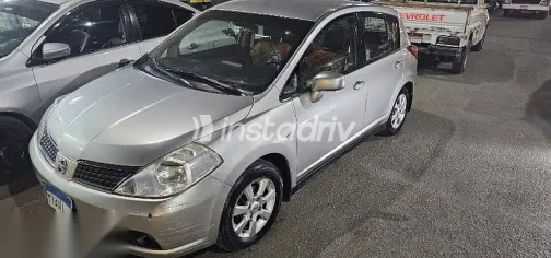 نيسان تيدا 2006 فضي مستعملة للبيع - 2