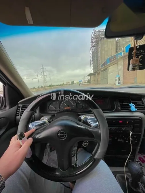 اوبل فيكترا 2001 فضي مستعملة للبيع - 2