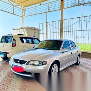 اوبل فيكترا 2001 فضي مستعملة للبيع
