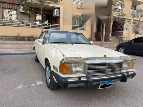 مازدا 929 1980 بيج مستعملة للبيع - 4