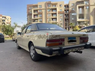 مازدا 929 1980 بيج مستعملة للبيع