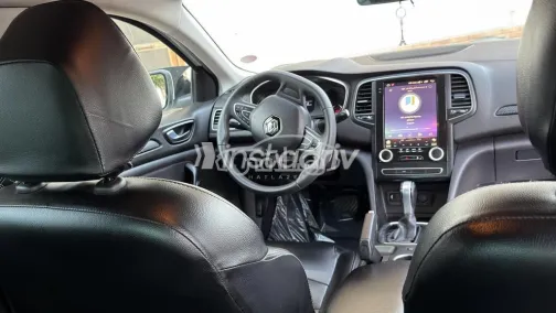 Renault Megane 2021 White Used for Sale - 3