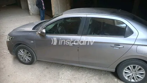 بيجو 301 2020 أبيض مستعملة للبيع - 9