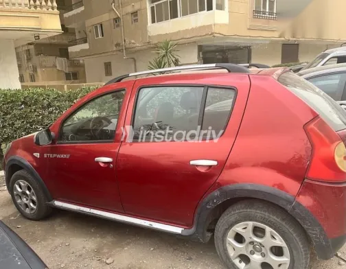 رينو 12 2012 أحمر مستعملة للبيع - 3