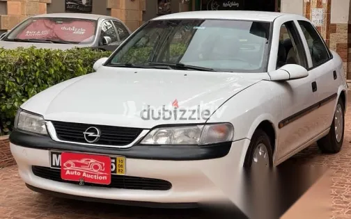 اوبل فيكترا 1998 أبيض مستعملة للبيع - 2