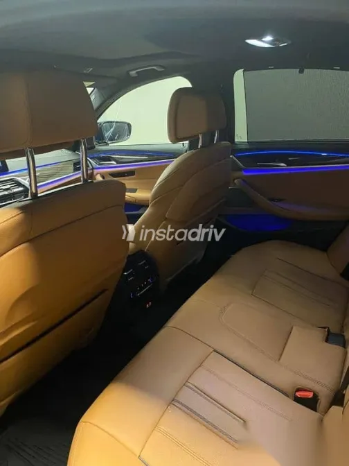 بي ام دبليو 530 2023 أزرق غامق مستعملة للبيع - 6