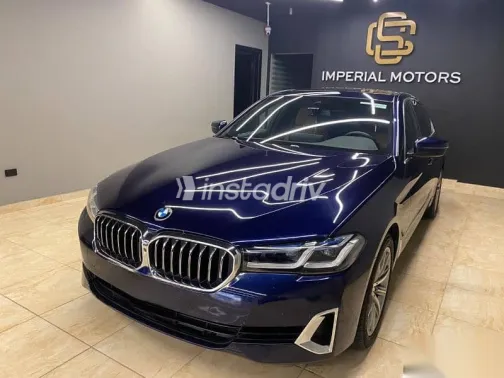 بي ام دبليو 530 2023 أزرق غامق مستعملة للبيع - 7