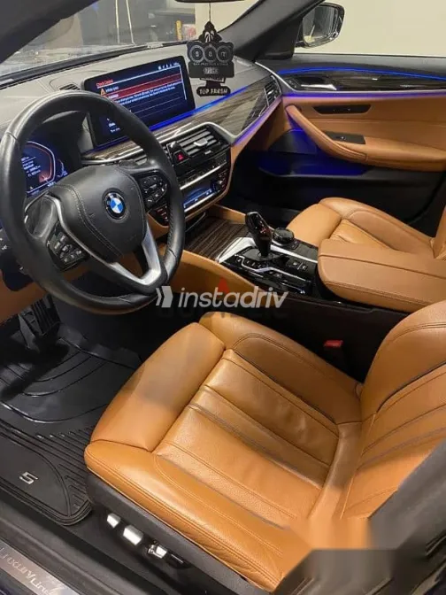 بي ام دبليو 530 2023 أزرق غامق مستعملة للبيع - 9