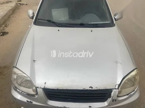 هيونداي فيرنا 2016 فضي مستعملة للبيع - 2