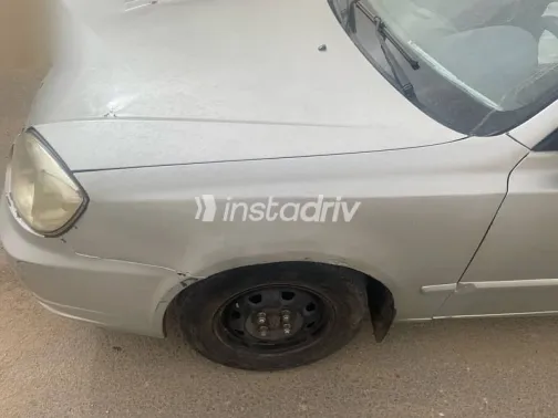 هيونداي فيرنا 2016 فضي مستعملة للبيع - 4