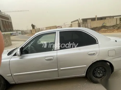 هيونداي فيرنا 2016 فضي مستعملة للبيع - 5