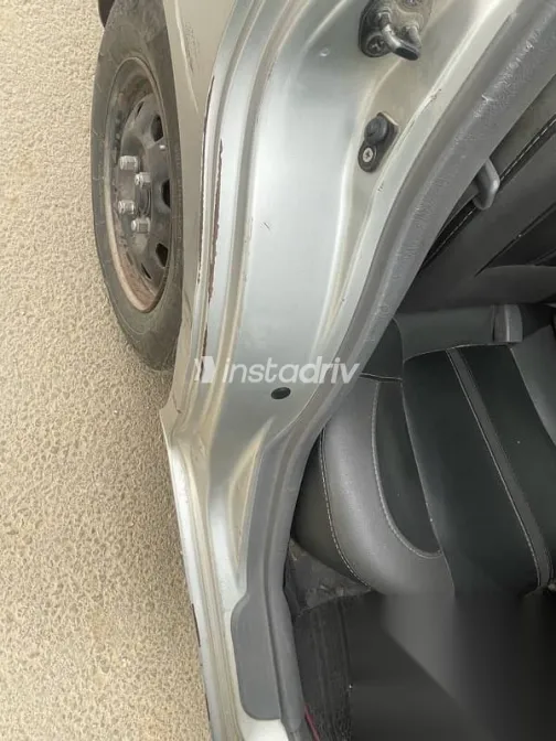 هيونداي فيرنا 2016 فضي مستعملة للبيع - 8