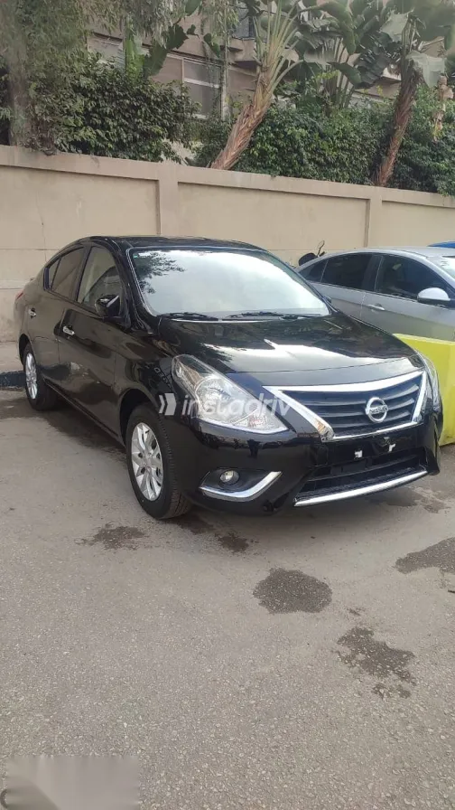 نيسان صنى 2026 أسود جديدة للبيع - 2