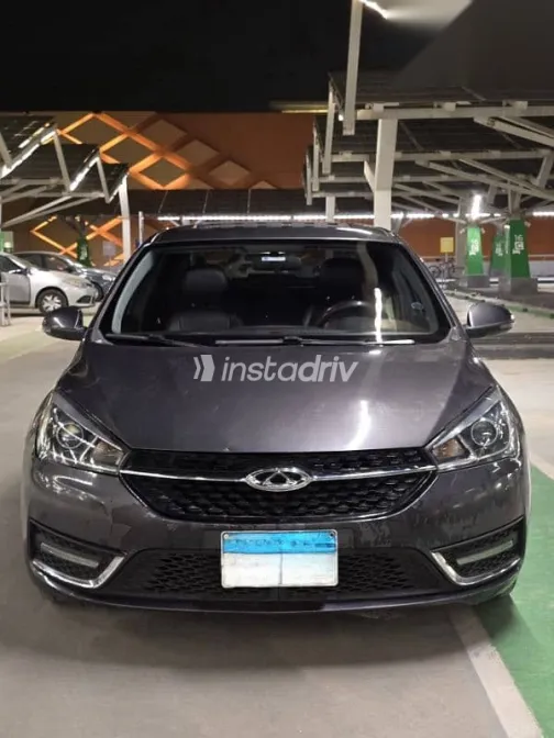 شيرى اريزو 3 2021 فضي مستعملة للبيع - 1