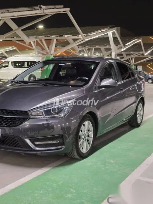 شيرى اريزو 3 2021 فضي مستعملة للبيع - 2