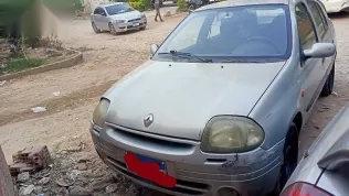 رينو كليو 2001 فضي مستعملة للبيع