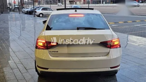 سكودا سوبيرب 2021 أبيض مستعملة للبيع - 5