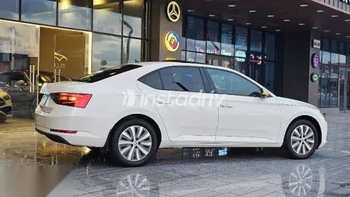 سكودا سوبيرب 2021 أبيض مستعملة للبيع - 7