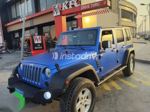 جيب رانجلر 2010 أزرق غامق مستعملة للبيع - 1