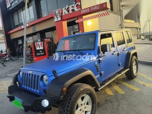 جيب رانجلر 2010 أزرق غامق مستعملة للبيع - 2