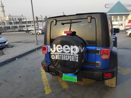 جيب رانجلر 2010 أزرق غامق مستعملة للبيع - 3