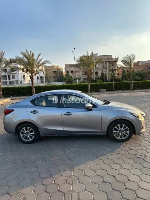 مازدا 2 2017 فضي مستعملة للبيع - 5