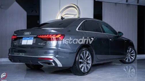 اودي A4 2025 رمادي مستعملة للبيع - 3